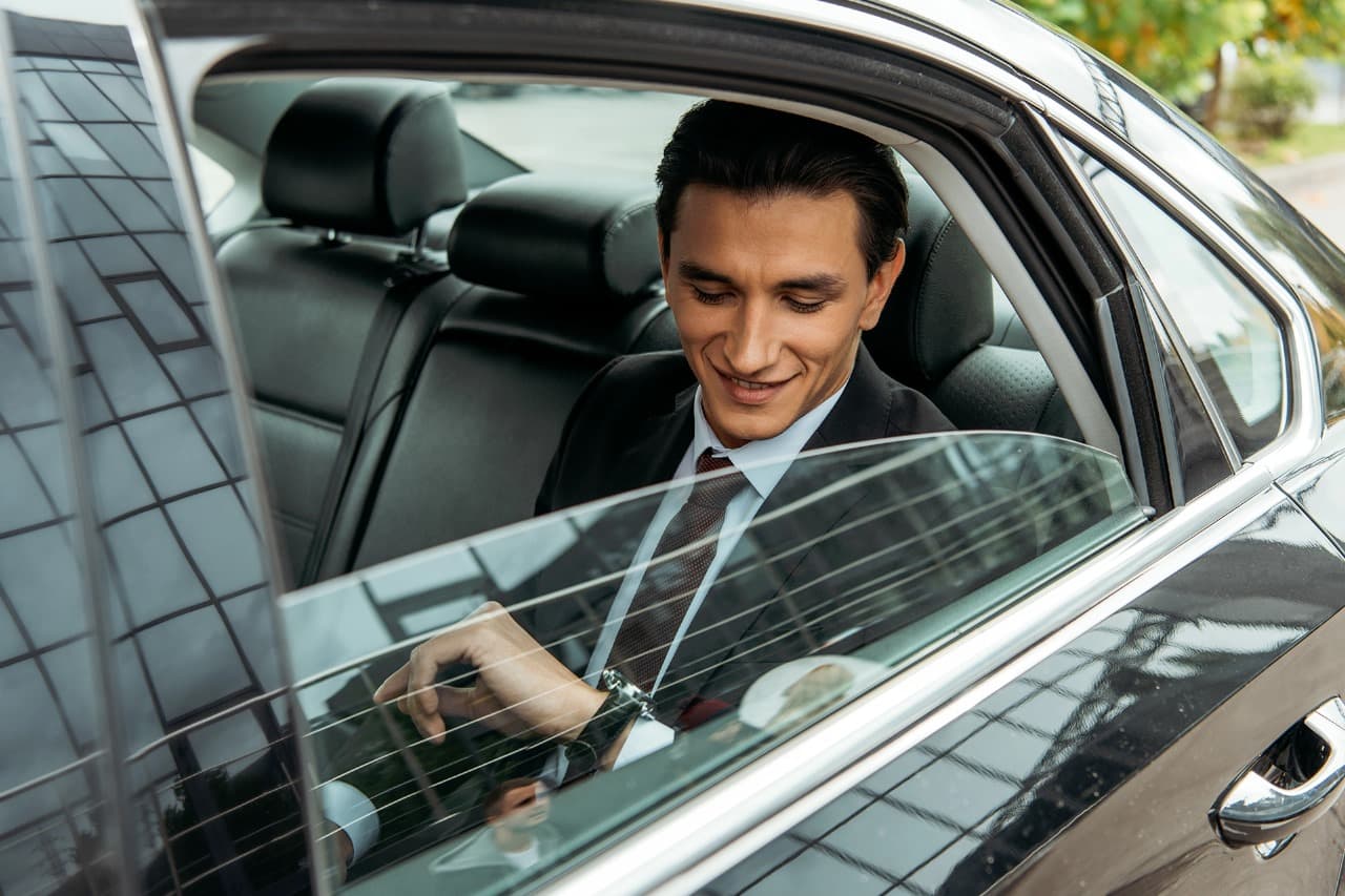 Premium Limo Services Miami for Events, Nightlife &amp; Airport Transfers