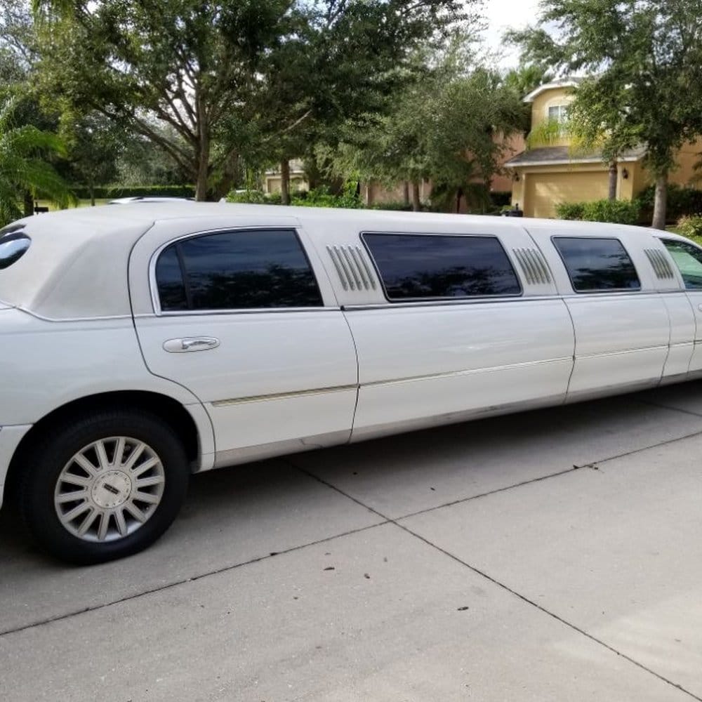 Book Your Luxury Limo Service Vancouver to Seattle Online