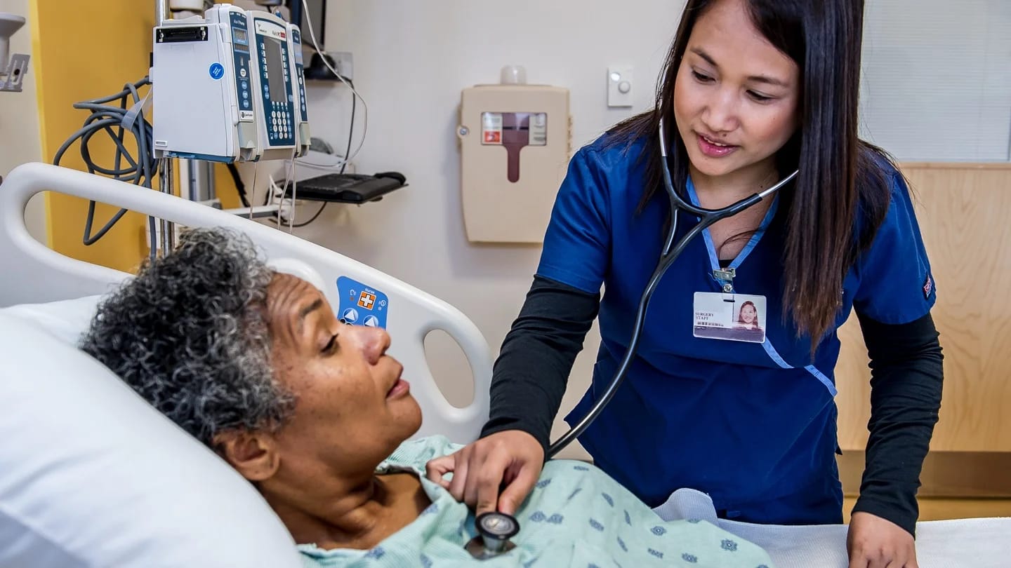 What to Expect from a Professional Nursing Essay Writing Service