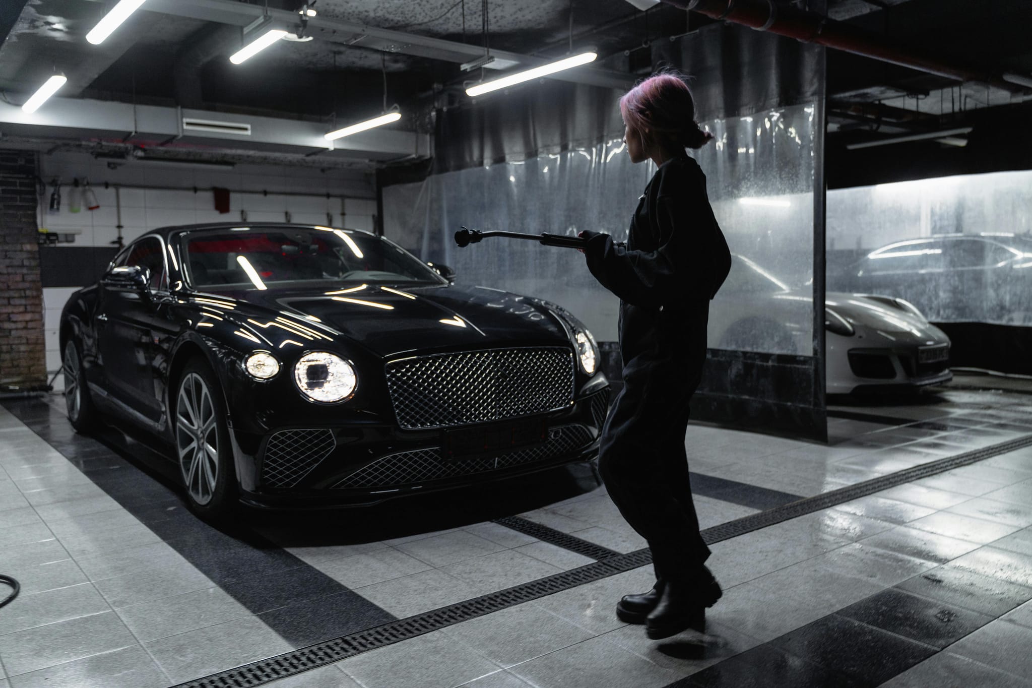Stress-Free Black Car Service for Board Meetings with VIATAS
