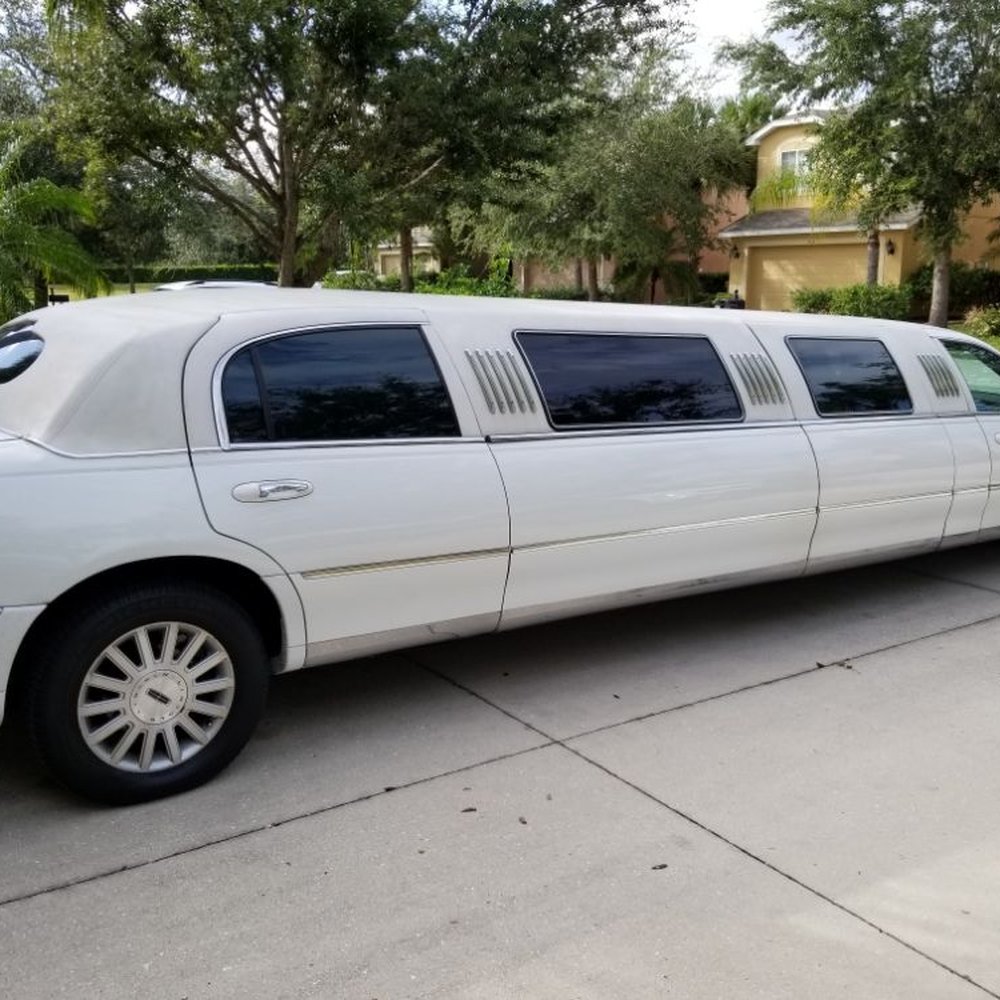 Book Your Luxury Limo Service Vancouver to Seattle Online