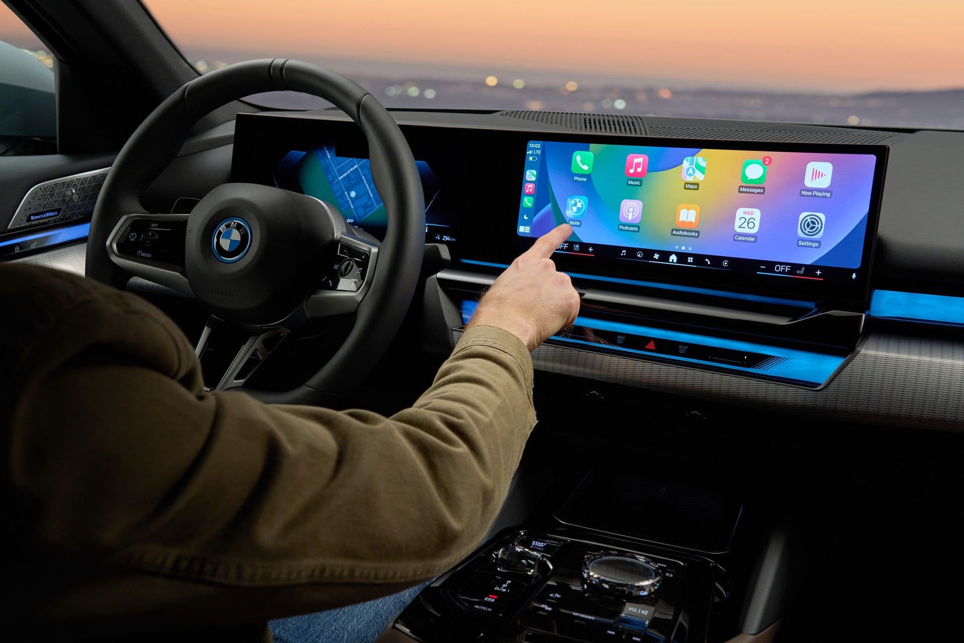 Retrofitarea sistemelor de infotainment moderne în vehiculele mai vechi