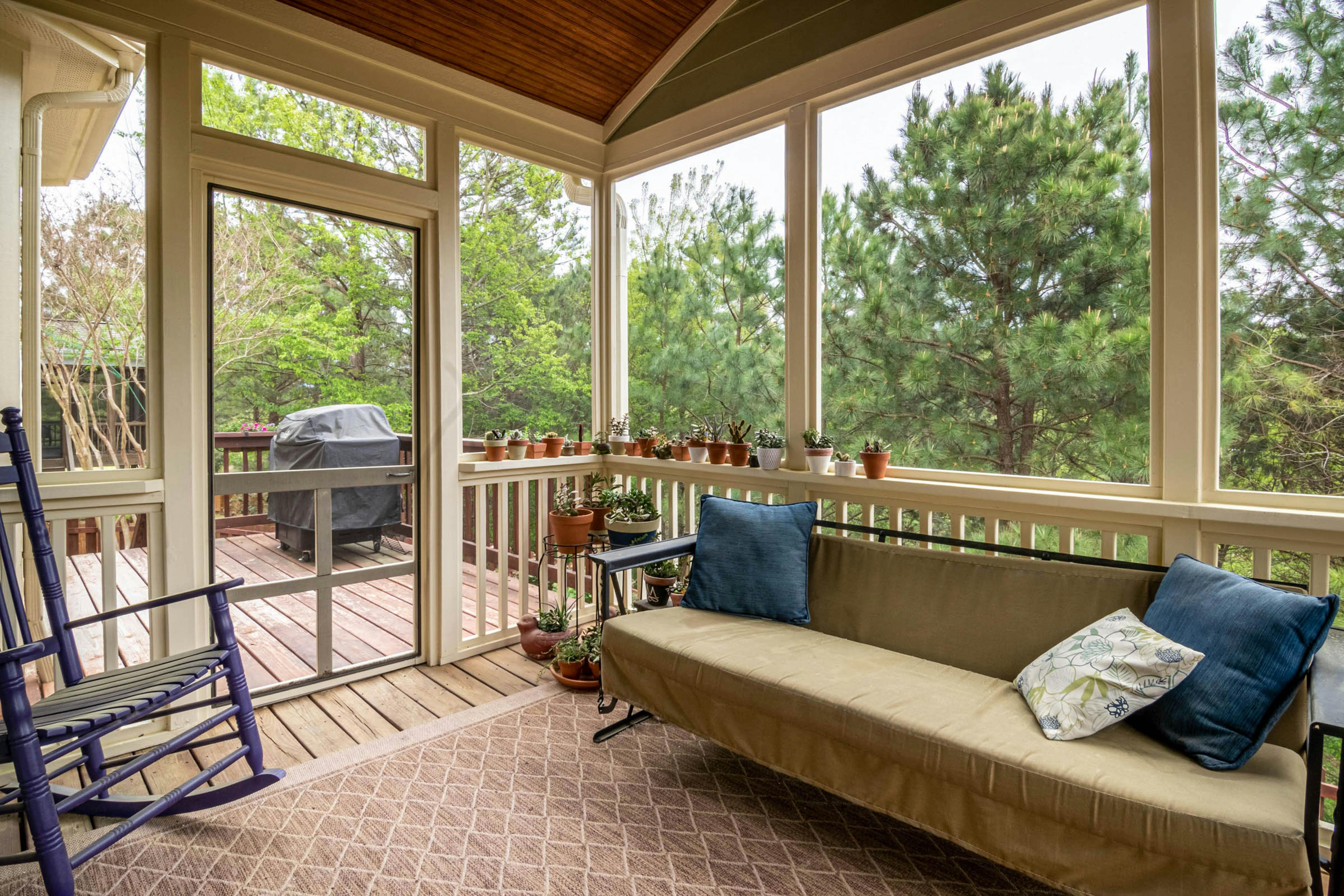 Custom Sunroom Builder Services for Unique Home Designs