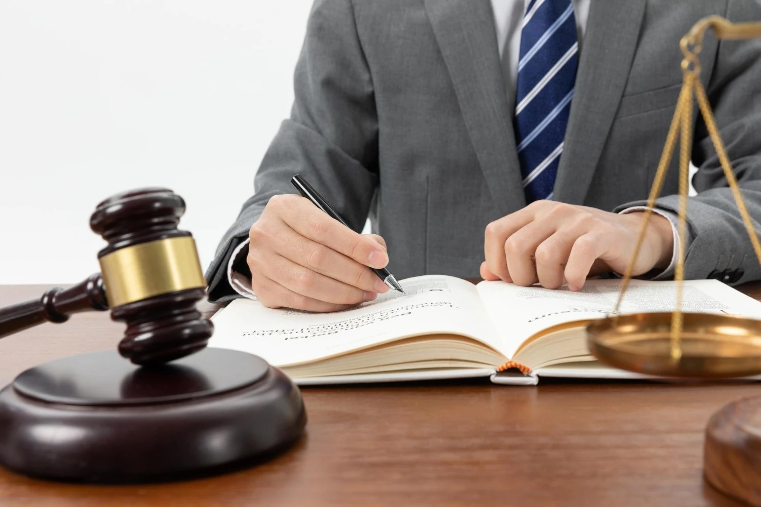 Benefits of Hiring an Experienced Miami Injury Lawyer