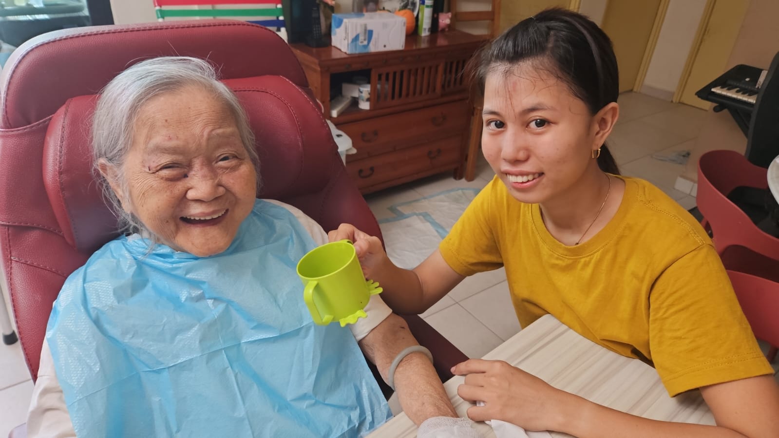 How an Elderly Care Maid Can Help Seniors With Mobility Challenges