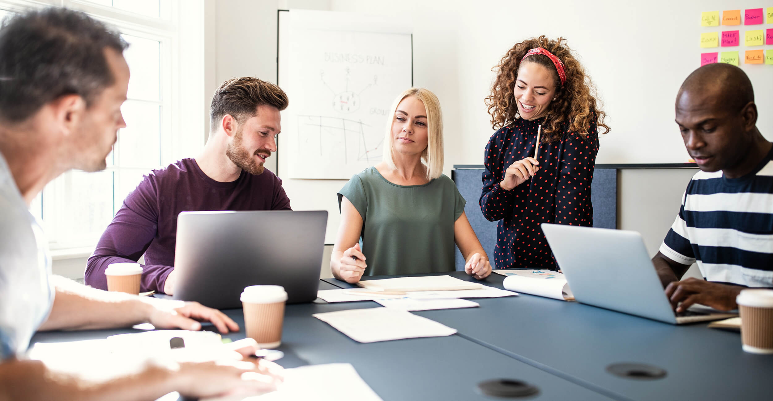 Scale Smarter with ROI-Driven Fractional CMO Services